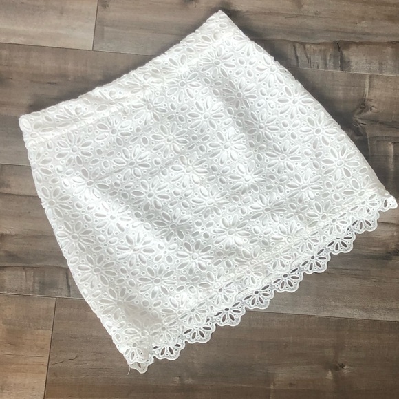 Lilly Pulitzer Dresses & Skirts - White Eyelet Mini Skirt NWOT